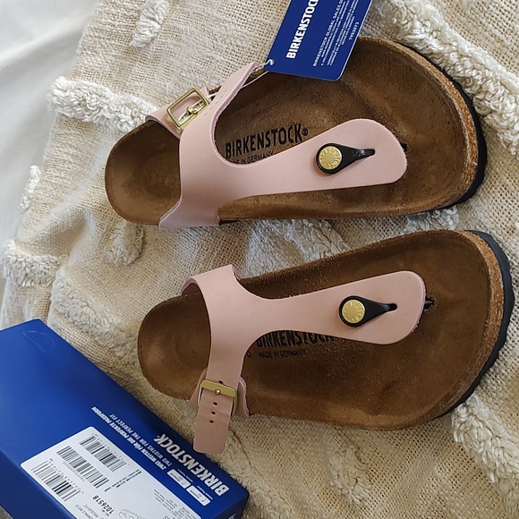 Birkenstock Shoes - Birkenstock Gizah sandals